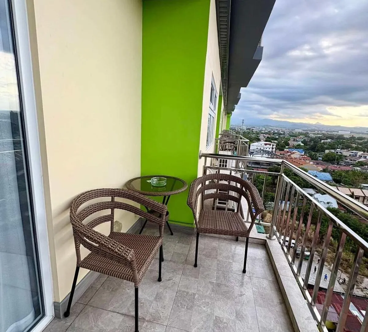 Apartament La Grande 11Th Floor Phase 2, Posh 1Br Balcony! Angeles